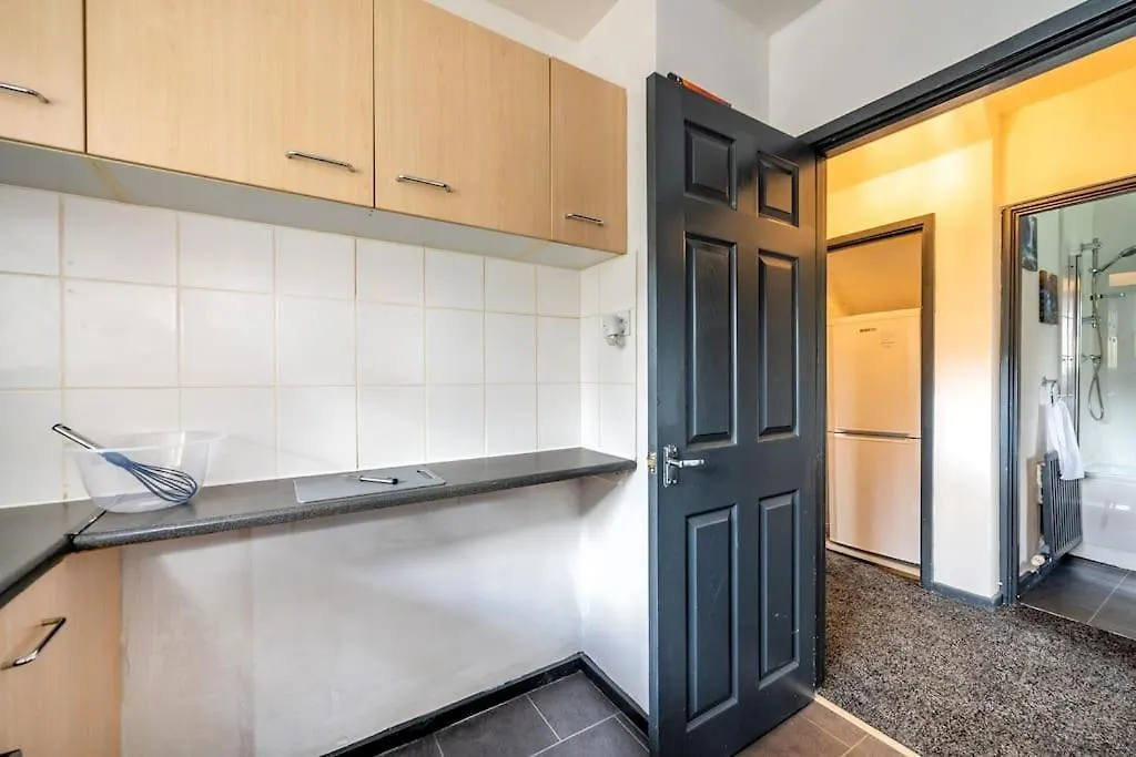 *2S6G* For Your Most Relaxed & Cosy Stay + Free Parking + Free Fast Wifi * Leeds  Apartamento